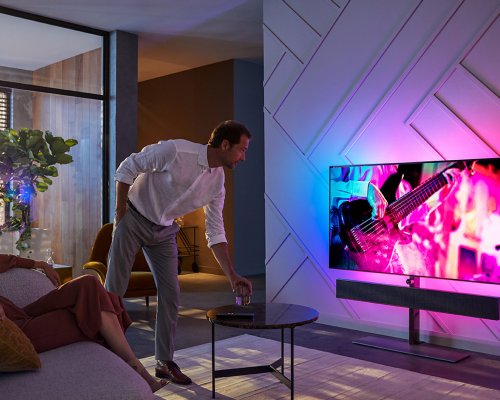 A Philips két új OLED+ TV készüléket jelentett be